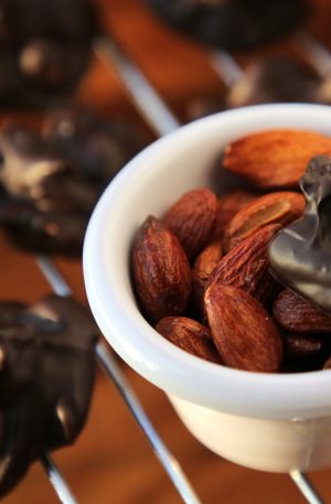 500g Dark Chocolate Roasted Almond Bites