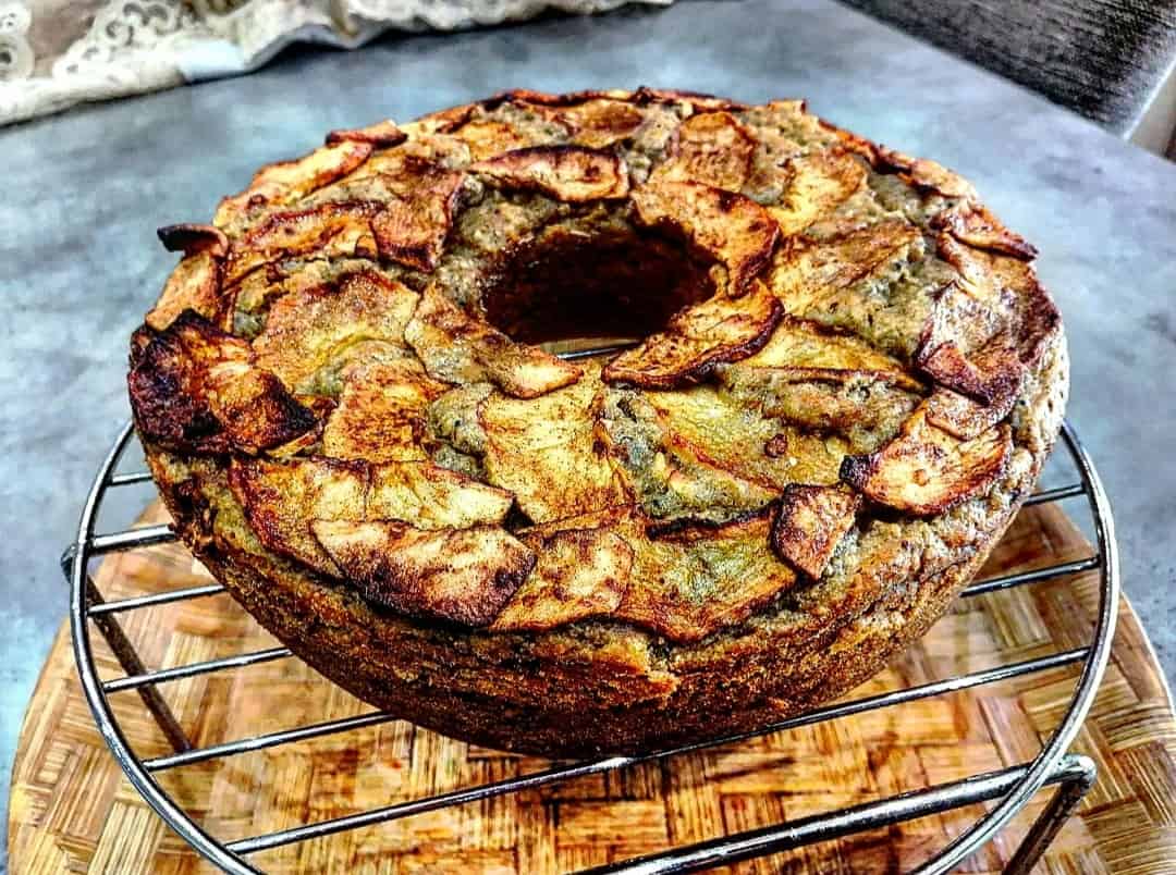 Sugar Free Apple Cinnamon Vegan Cake · Amale's Cookies