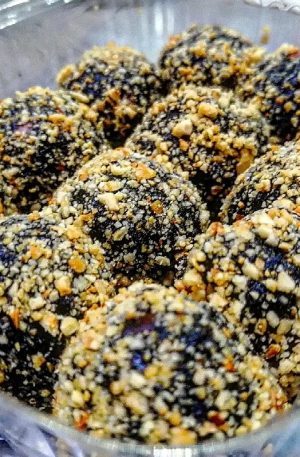 Sugar Free & Gluten Free Chocolate Hazlelnut Energy Balls